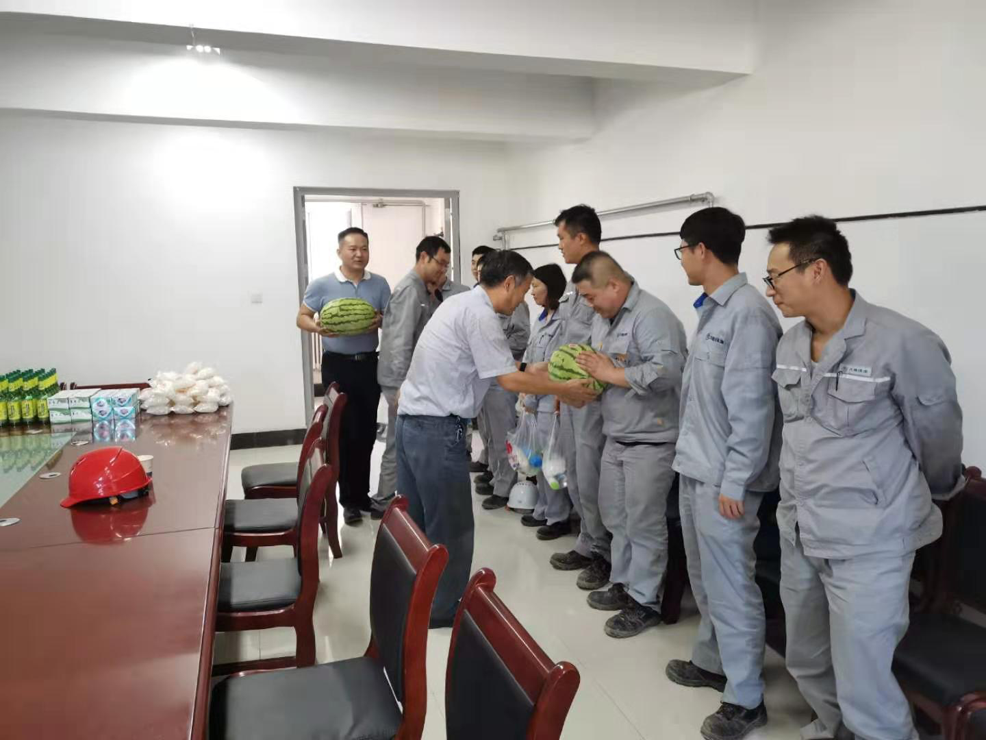 15657412806332885jJy.png 顏昊送清涼.png