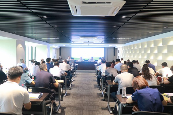 集團(tuán)運(yùn)營分析會 _副本.jpg